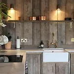 Riverside 2 Bed With Paddle Boards & Bikes Апартаменти Бристоль
