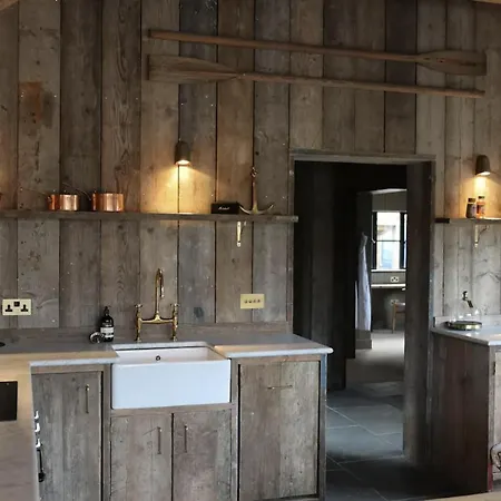 Apartment Riverside 2 Bed With Paddle Boards & Bikes Bristol