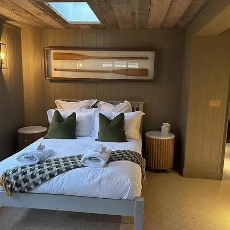 Riverside 2 Bed With Paddle Boards & Bikes Апартаменты Бристоль