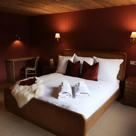 Apartment Riverside 2 Bed With Paddle Boards & Bikes *