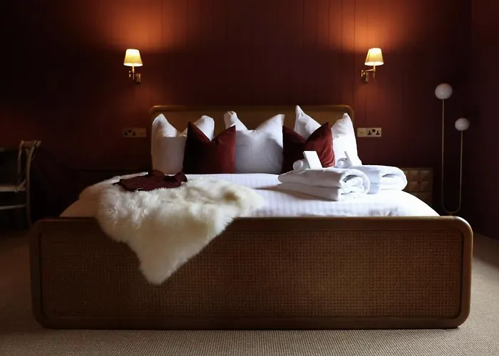 Riverside 2 Bed With Paddle Boards & Bikes Apartment Bristol