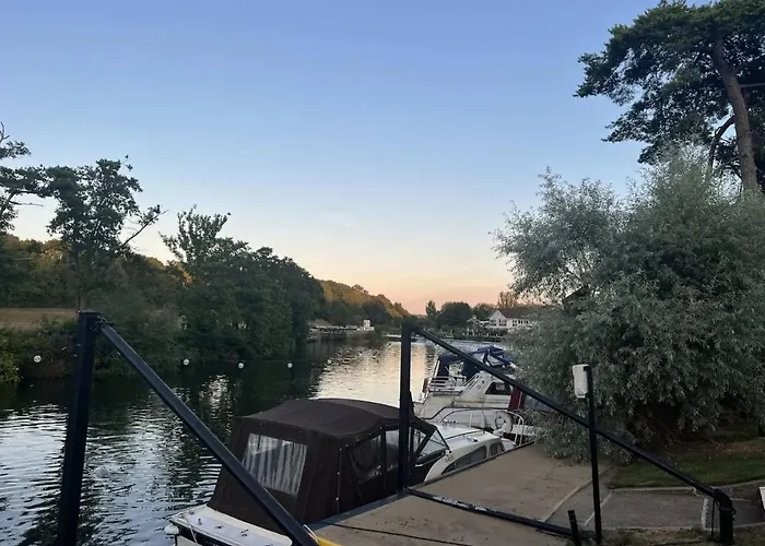 Apartment Riverside 2 Bed With Paddle Boards & Bikes Bristol