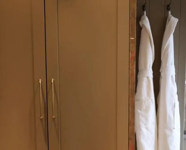 Riverside 2 Bed With Paddle Boards & Bikes Bristol