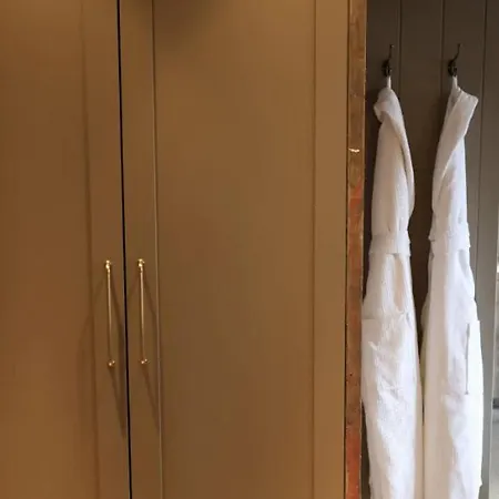 Riverside 2 Bed With Paddle Boards & Bikes Bristol