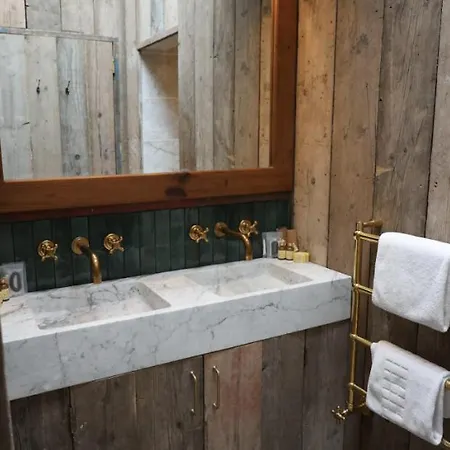 Riverside 2 Bed With Paddle Boards & Bikes *